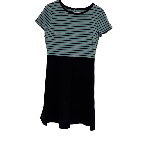 Talbots adorable, petite medium dress - Picture 1 of 4